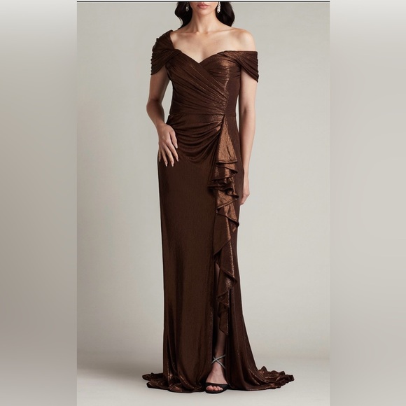 TADASHI SHOIJ DREA METALLIC WATERFALL FLOUNCE GOWN $518 BSJ24107L NWT